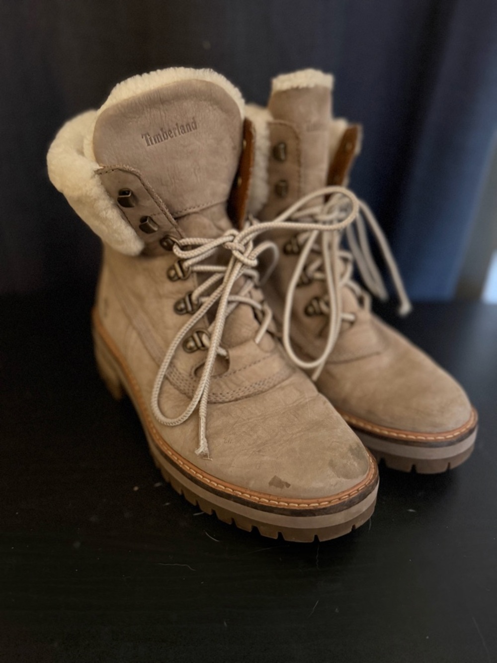Timberland Women’s Light Brown Suede Lace-Up Shearling Boots